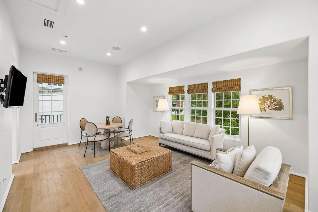 Photo of 179 E Kingston Road