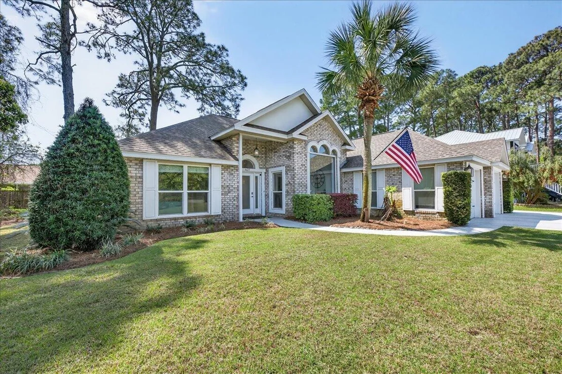Photo of 627 Bayshore Drive