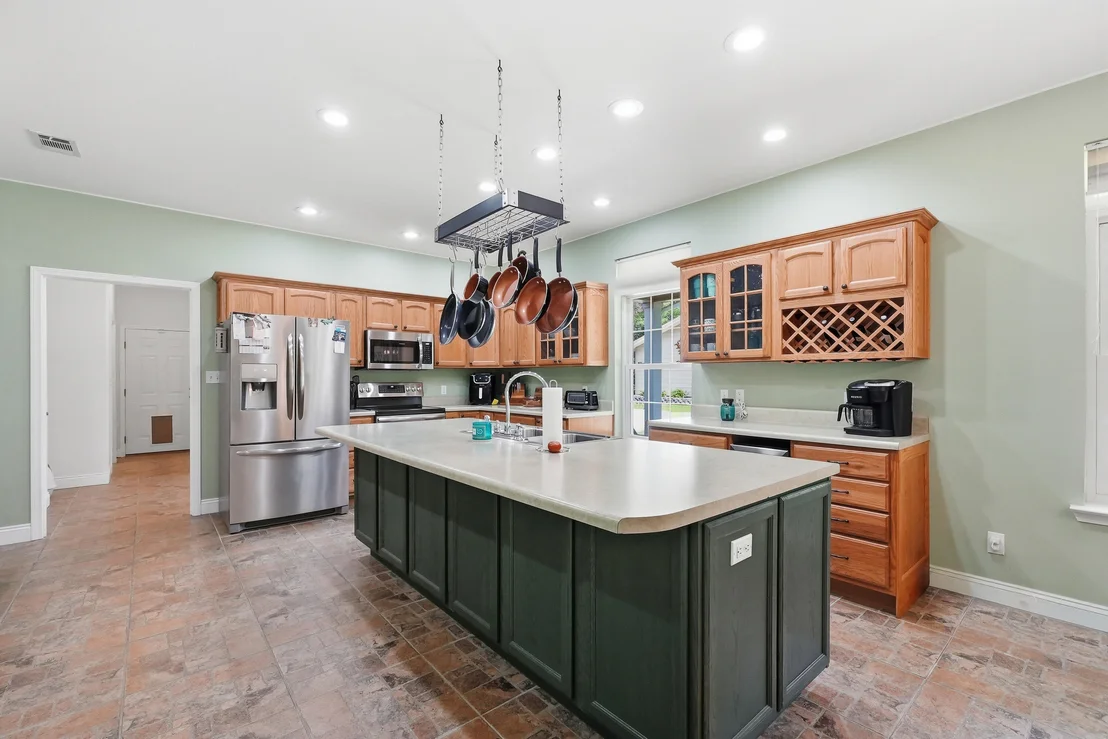 Photo of 4063 Lakeview Drive