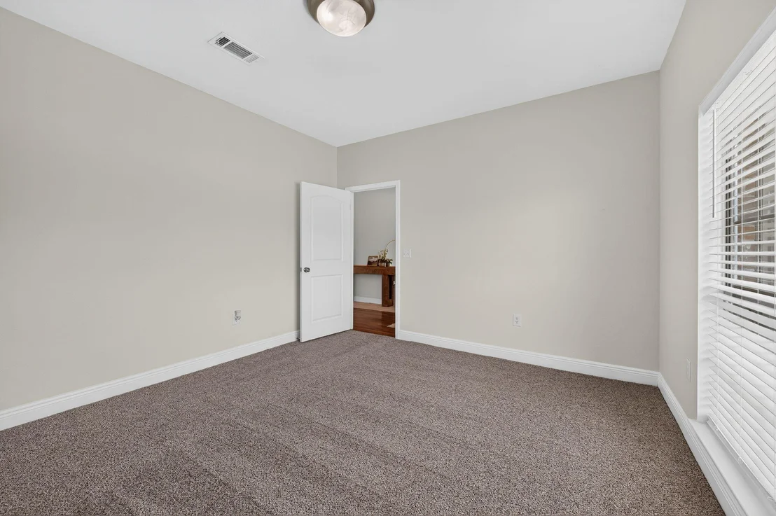 Photo of 143 Crab Apple Avenue