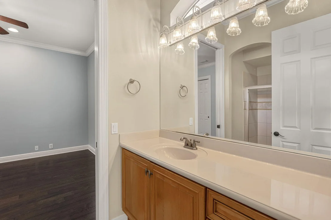Photo of 4327 Stonebridge Road