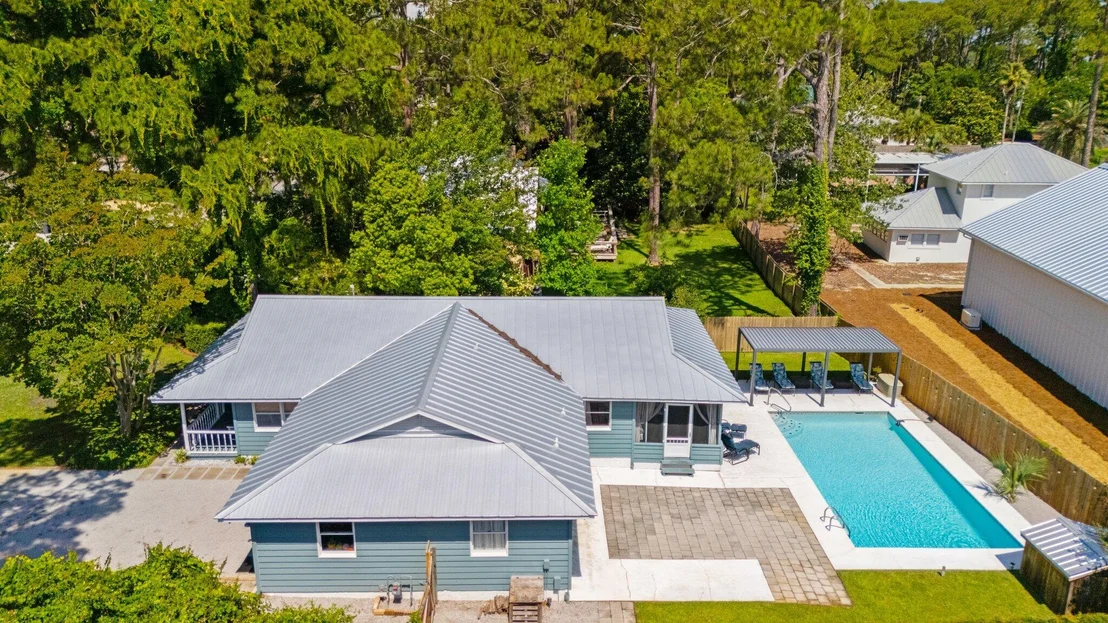 Photo of 850 Forest Shore Drive