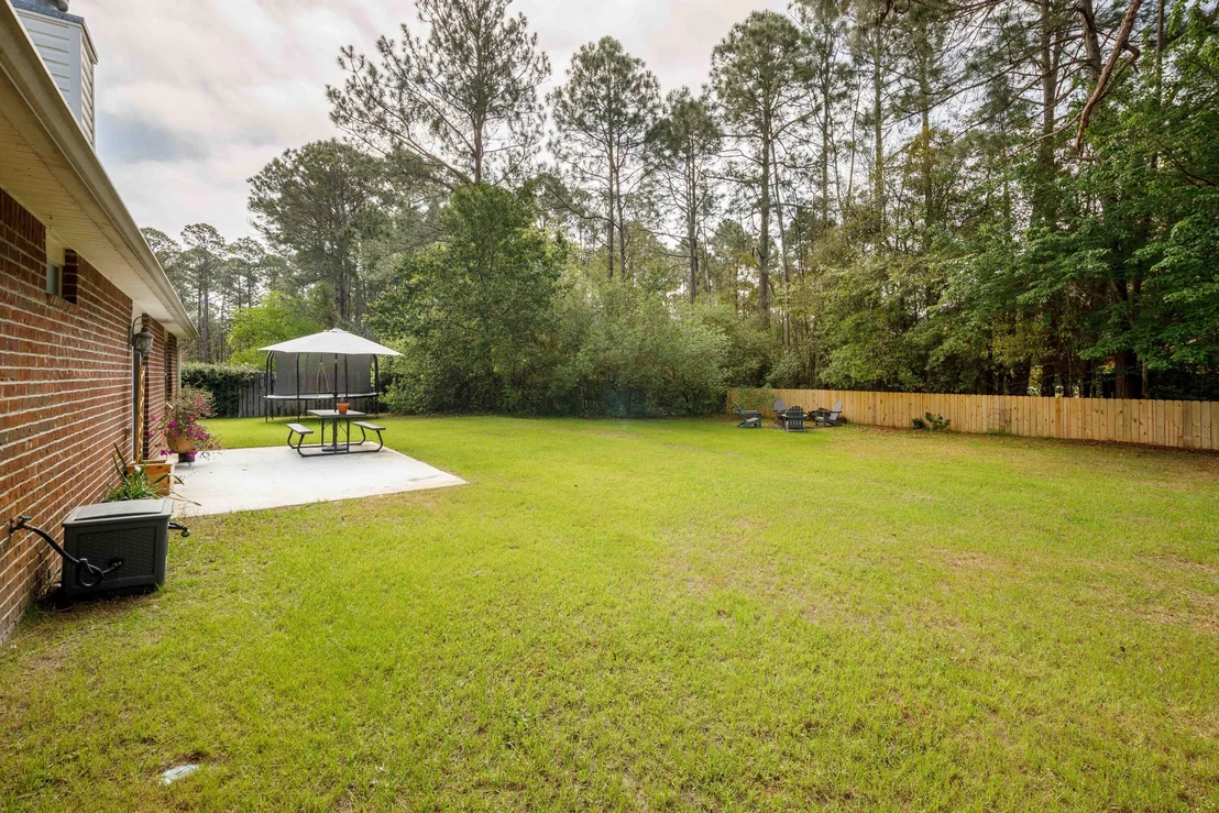 Photo of 2400 Crescent Road