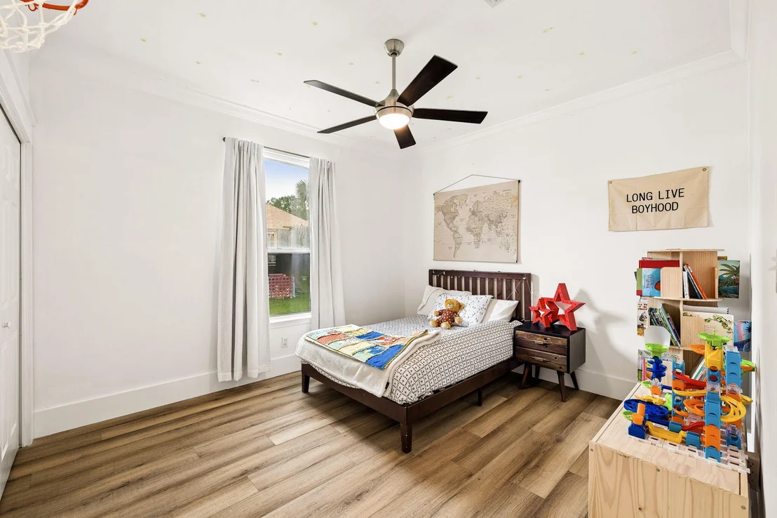 Photo of 1025 Forest Shore Drive