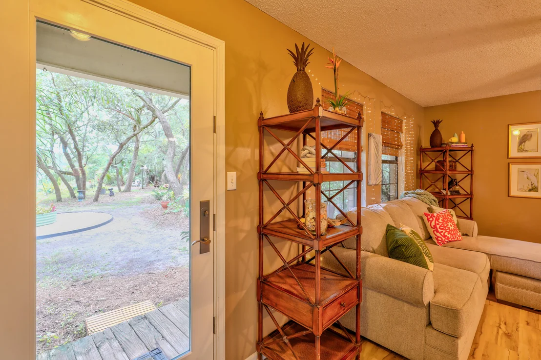 Photo of 11 W Bayou Forest Drive