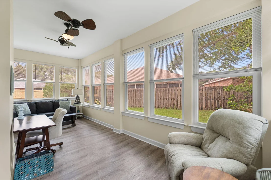 Photo of 180 Bonaire Boulevard