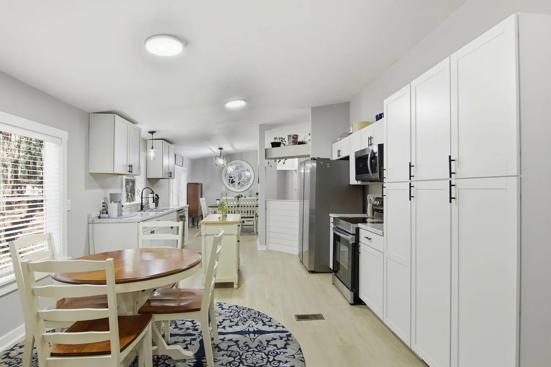 Photo of 6108 Old River Road