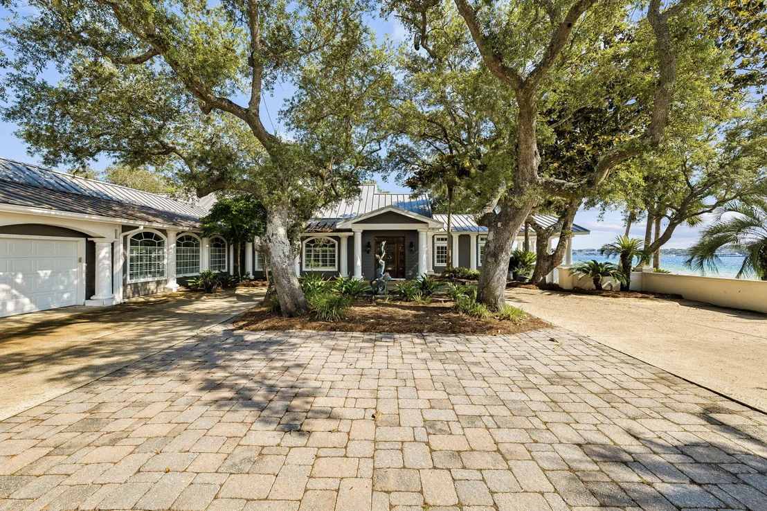 Photo of 11 Paradise Point Road