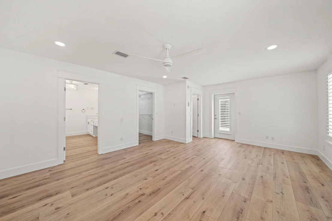 Photo of 497 Walton Way