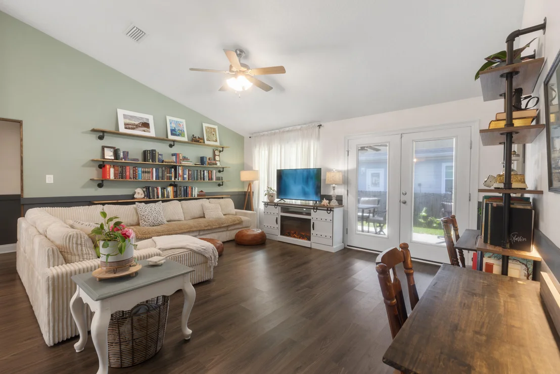 Photo of 6042 Capitol Drive