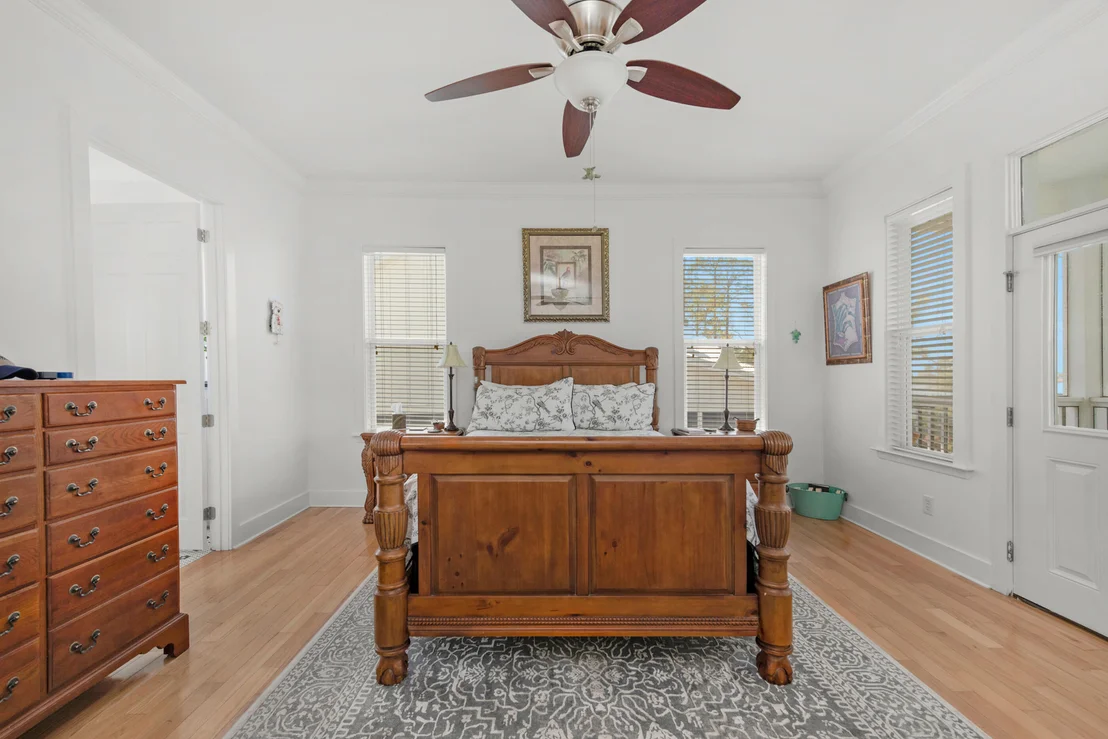 Photo of 1422 Lagrange Road