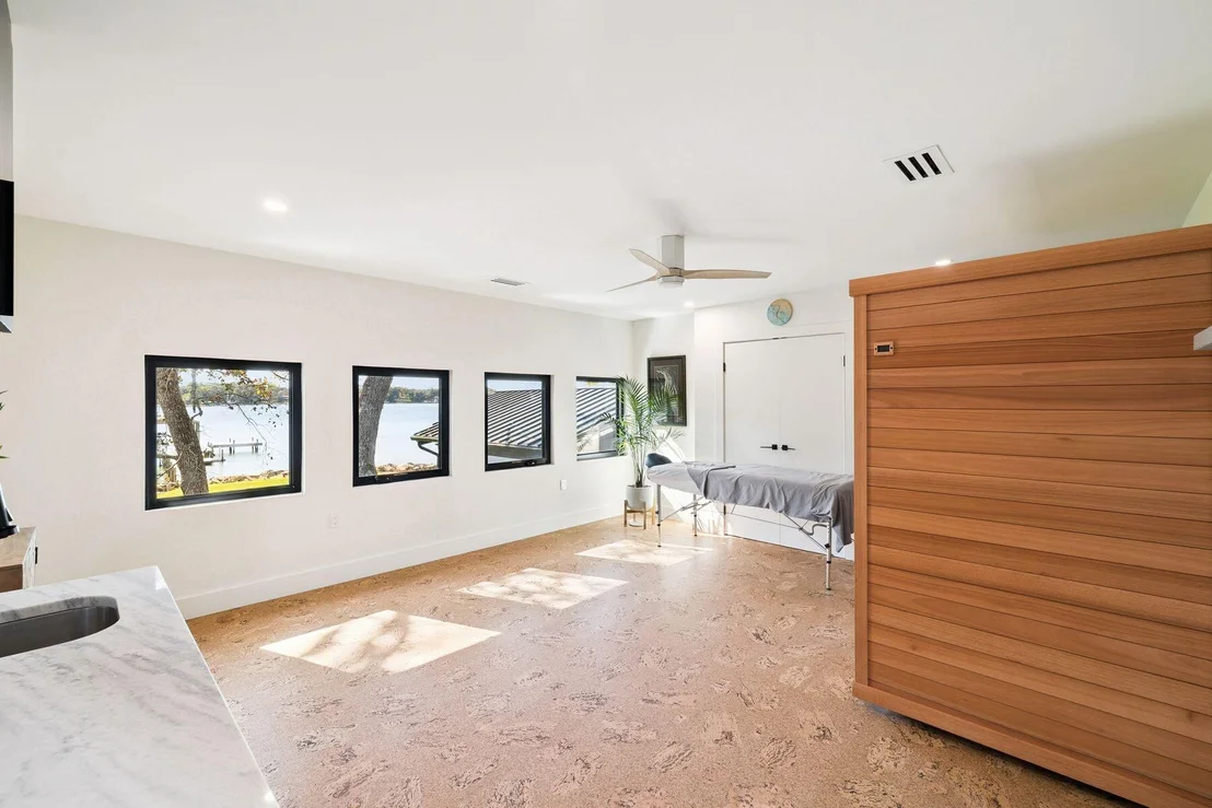 Photo of 1435 Bayshore Drive