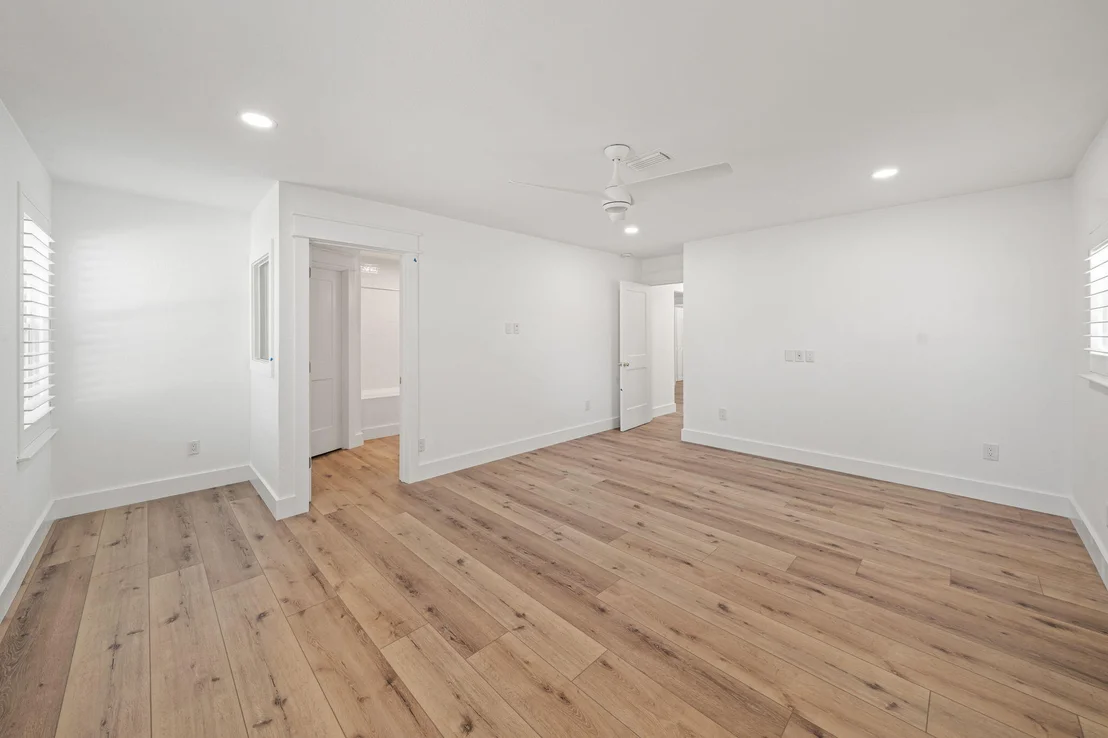 Photo of 497 Walton Way
