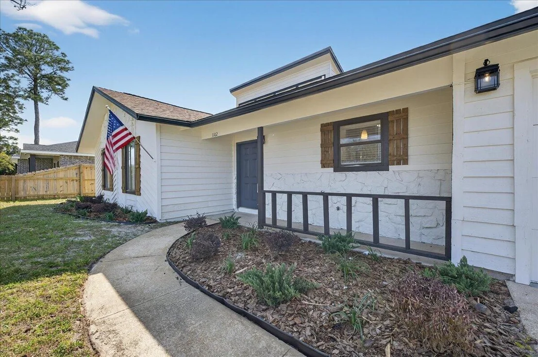 Photo of 1102 Quail Circle