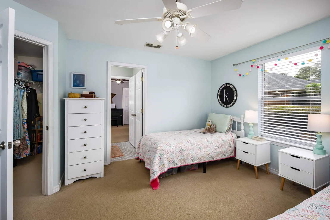 Photo of 2400 Crescent Road