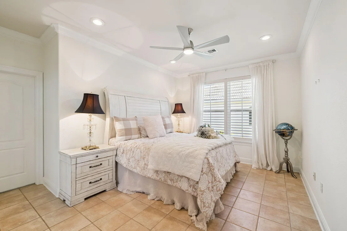 Photo of 4732 Papaya Park