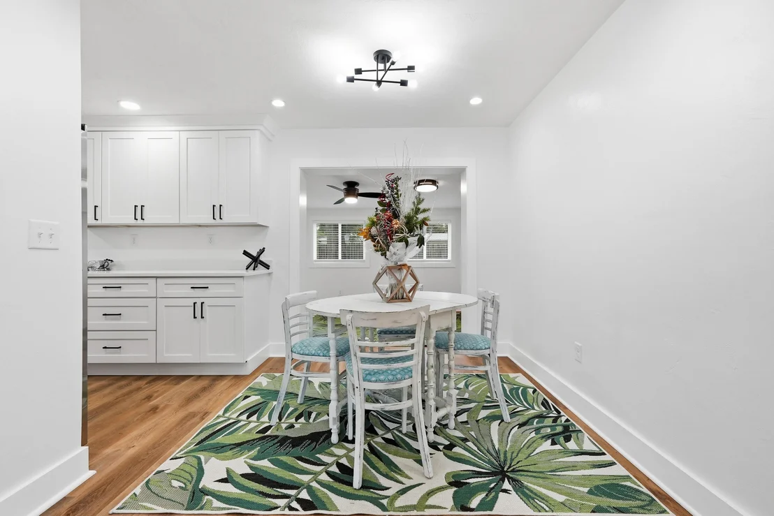 Photo of 640 Cornwall Terrace
