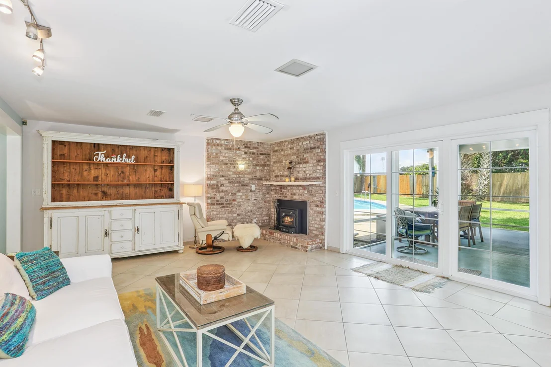 Photo of 424 Dracena Way