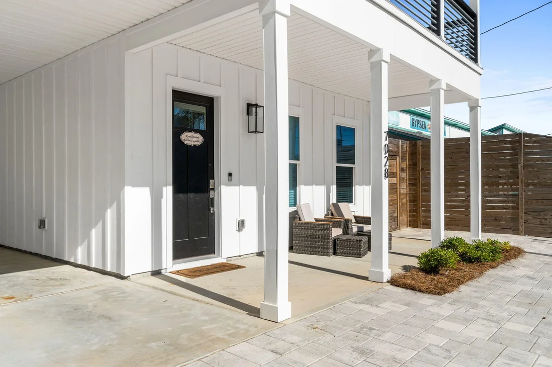 Photo of 7028 Thomas Drive