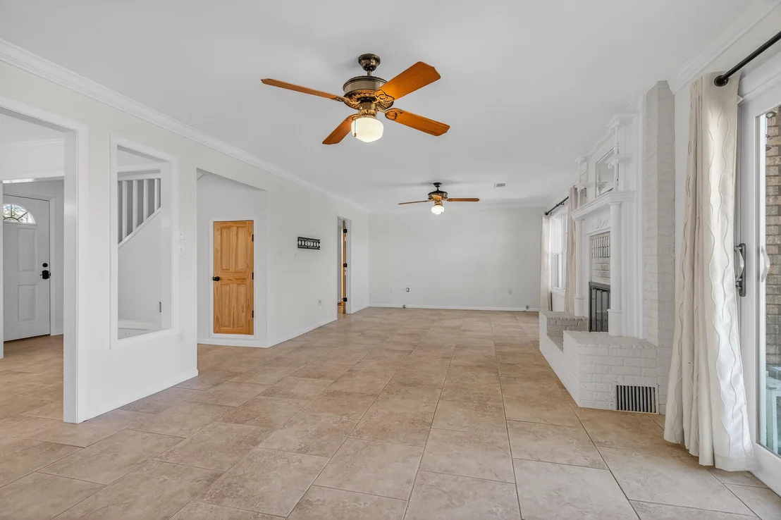 Photo of 186 Bayshore Drive