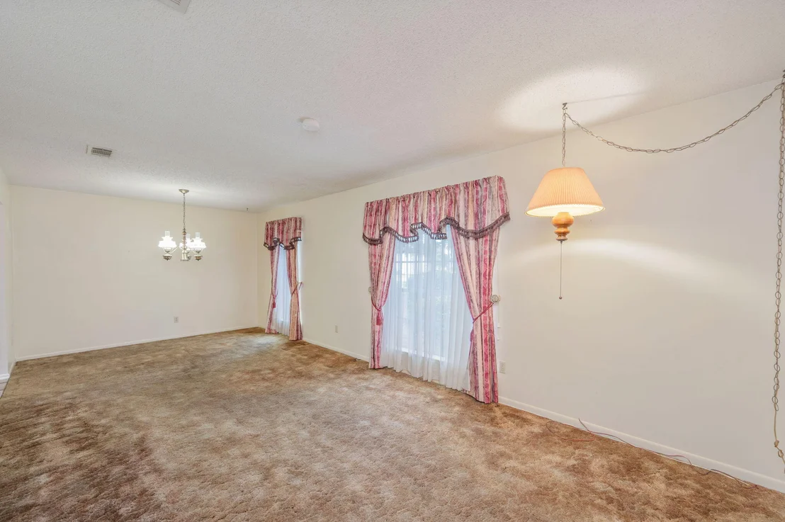 Photo of 17 8th Avenue