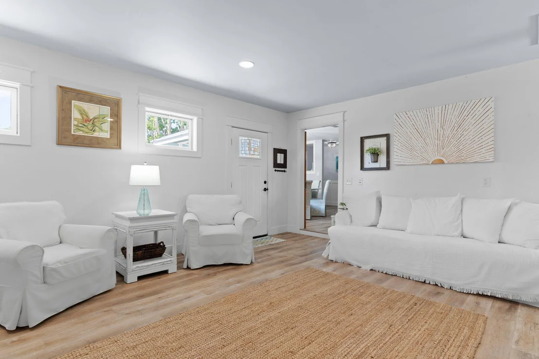 Photo of 850 Forest Shore Drive