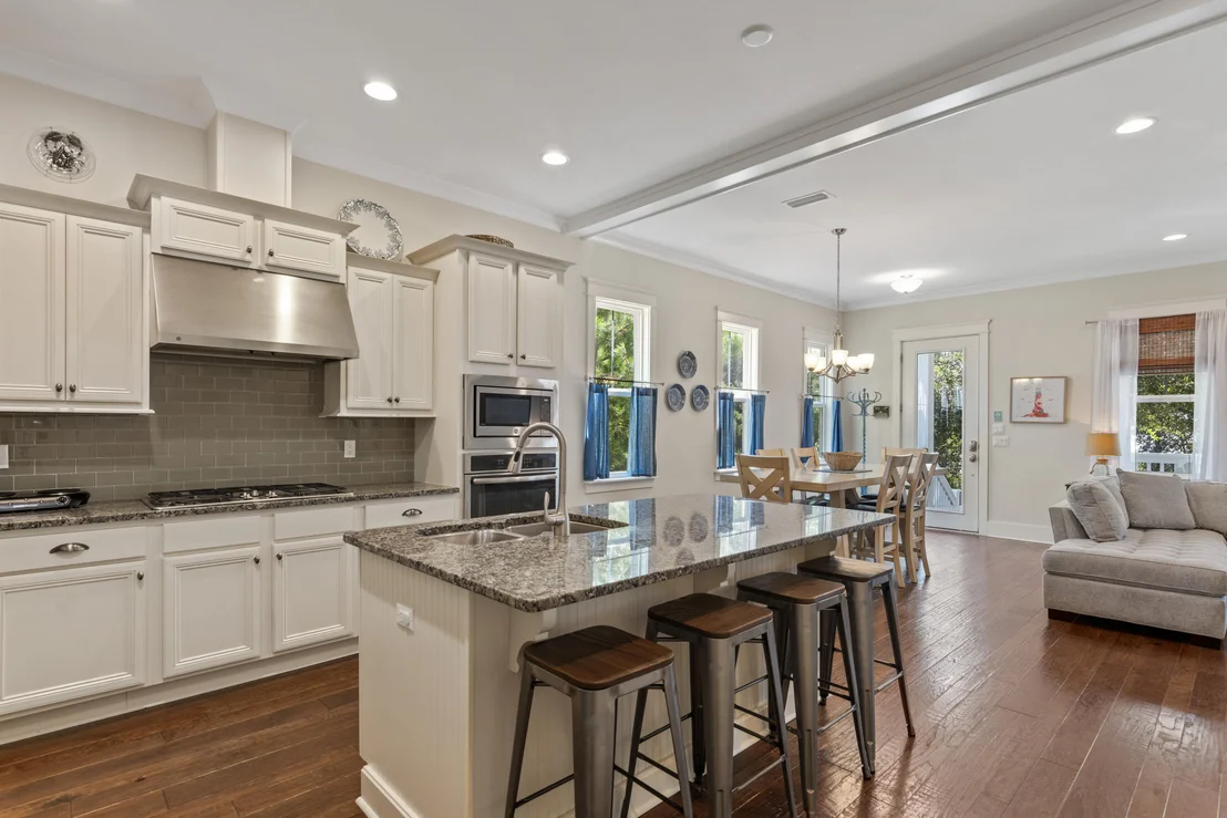 Photo of 470 Gulfview Circle