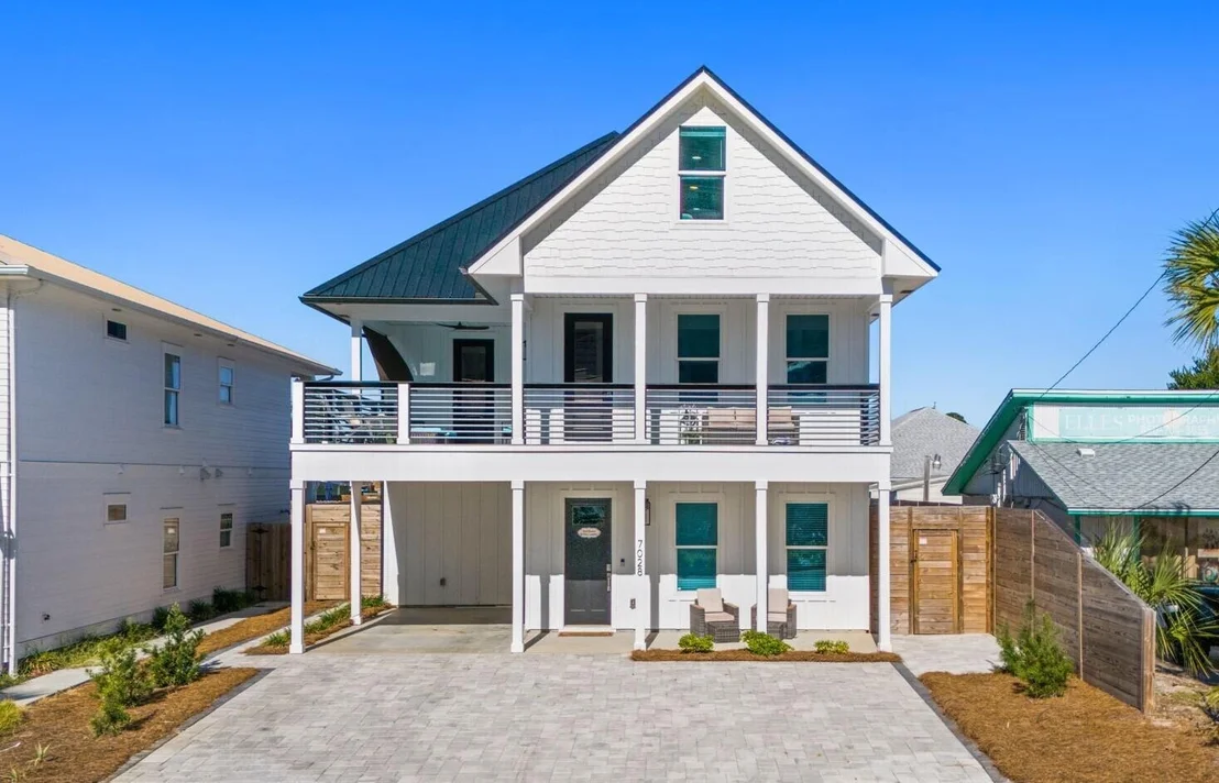 Photo of 7028 Thomas Drive