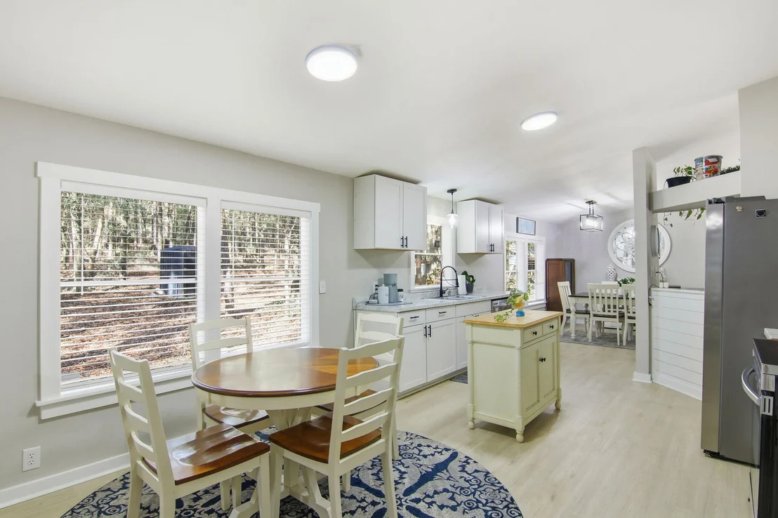 Photo of 6108 Old River Road