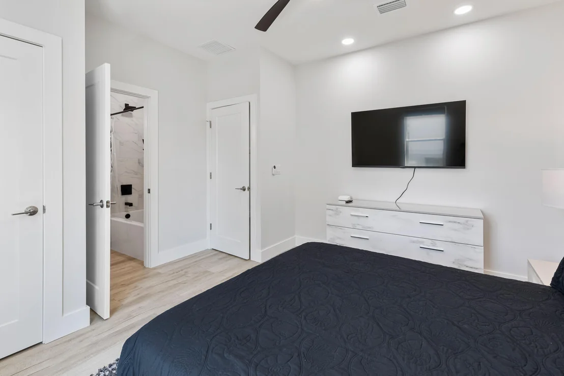 Photo of 39 Charlotte Avenue