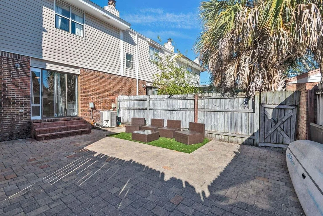 Photo of 718 Legion Drive