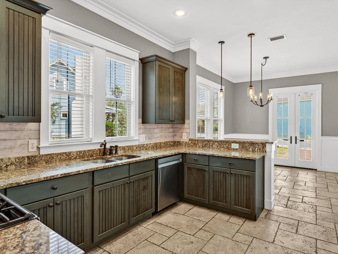 Photo of 328 Madison Circle
