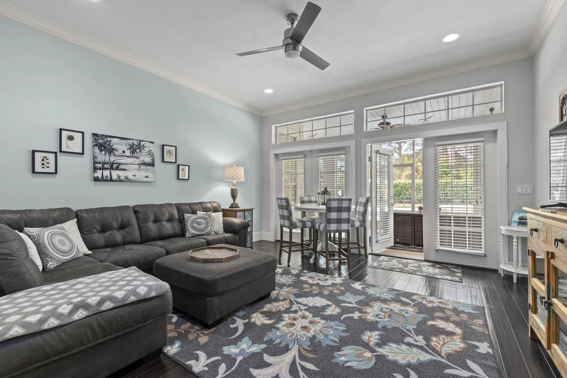 Photo of 943 Emerald Bay Drive