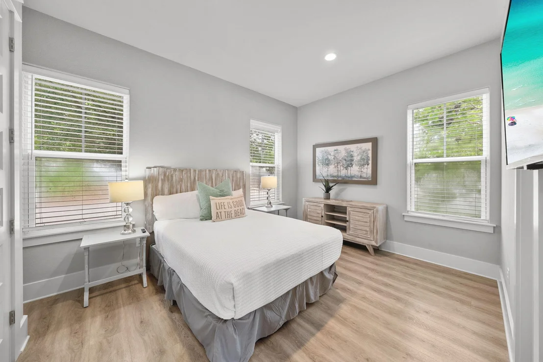 Photo of 251 Gulfview Circle