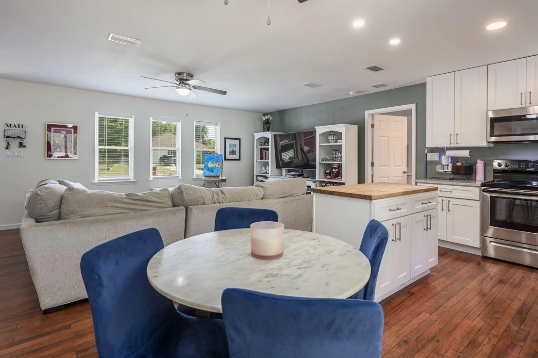 Photo of 161 W North Avenue