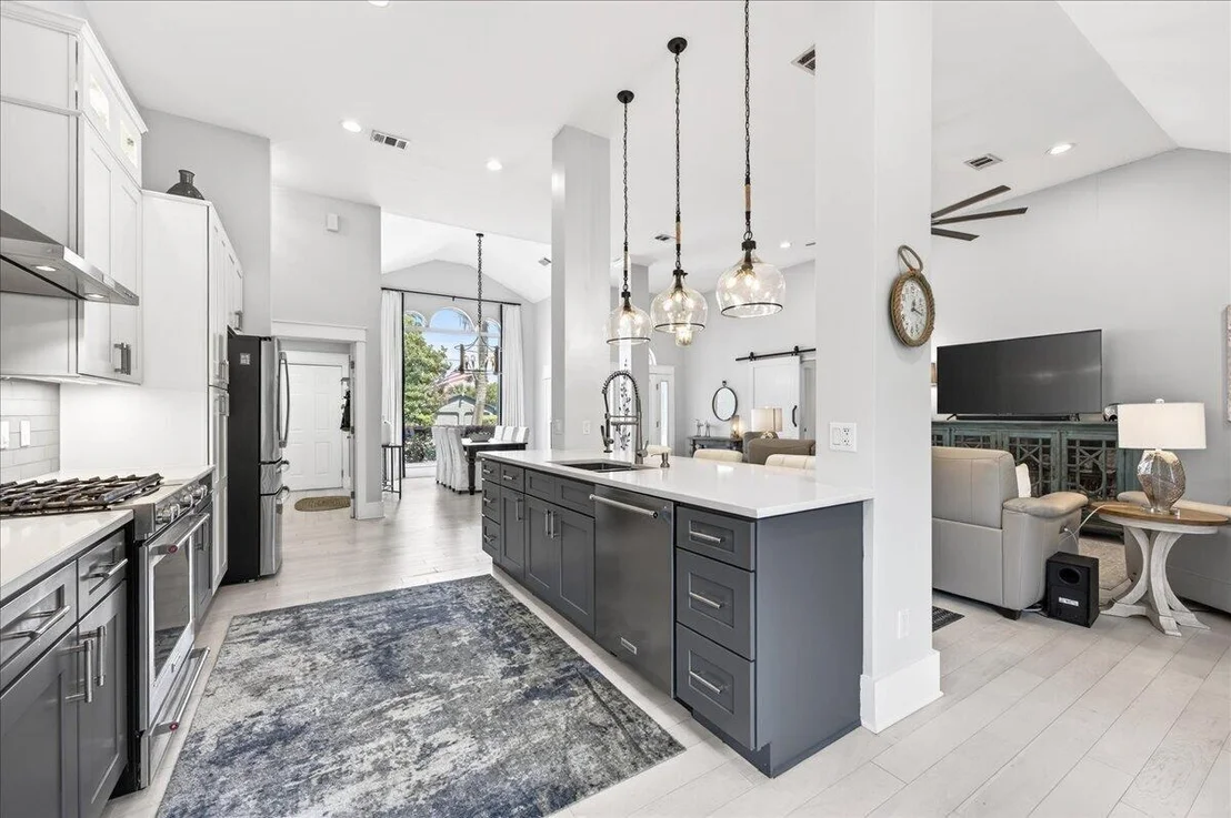Photo of 627 Bayshore Drive