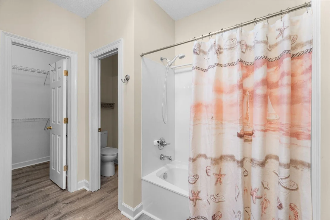 Photo of 180 Bonaire Boulevard