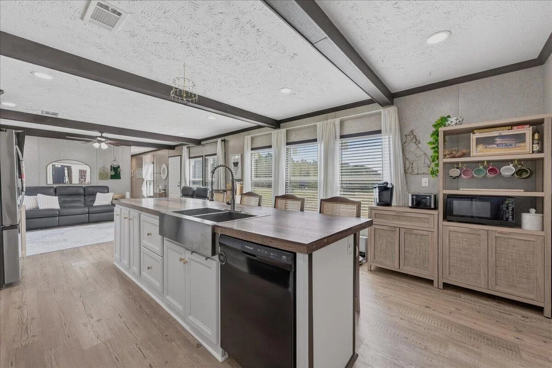 Photo of 4669 Thoroughbred Drive