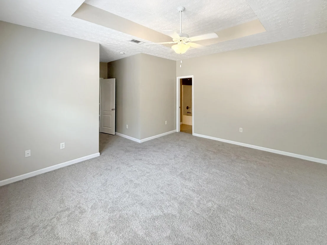 Photo of 2490 S Lakeview Drive