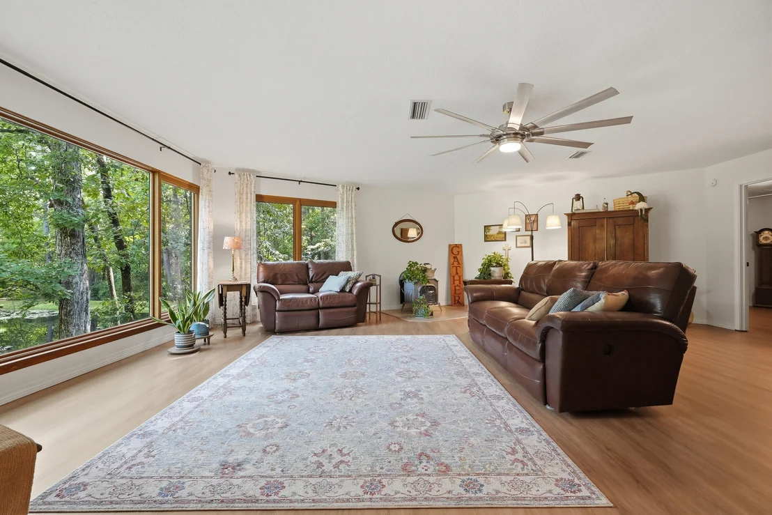 Photo of 5845 White Oak Drive