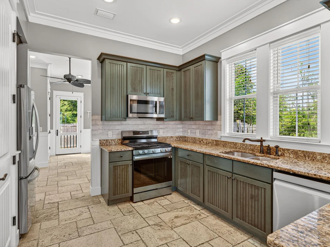 Photo of 328 Madison Circle