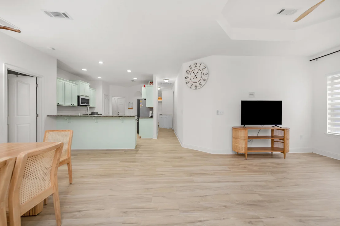 Photo of 653 Red Fern Road