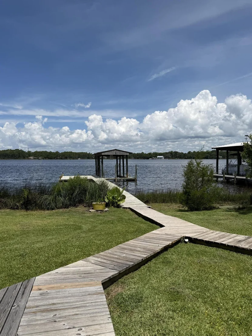 Photo of 1422 Lagrange Road