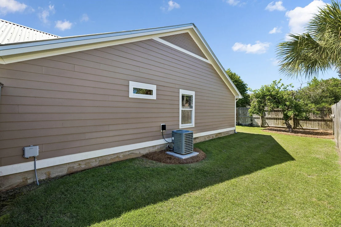 Photo of 331 Oleander Avenue