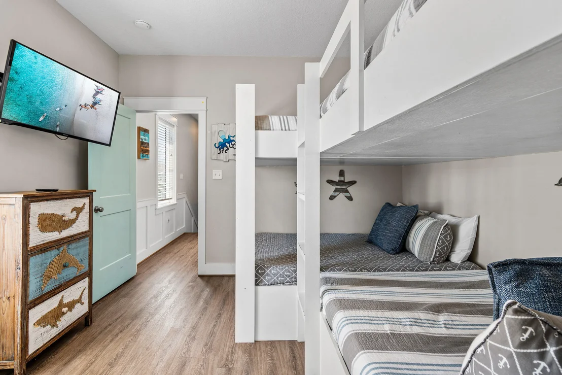 Photo of 240 Driftwood Road