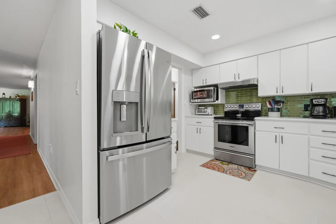 Photo of 5845 White Oak Drive