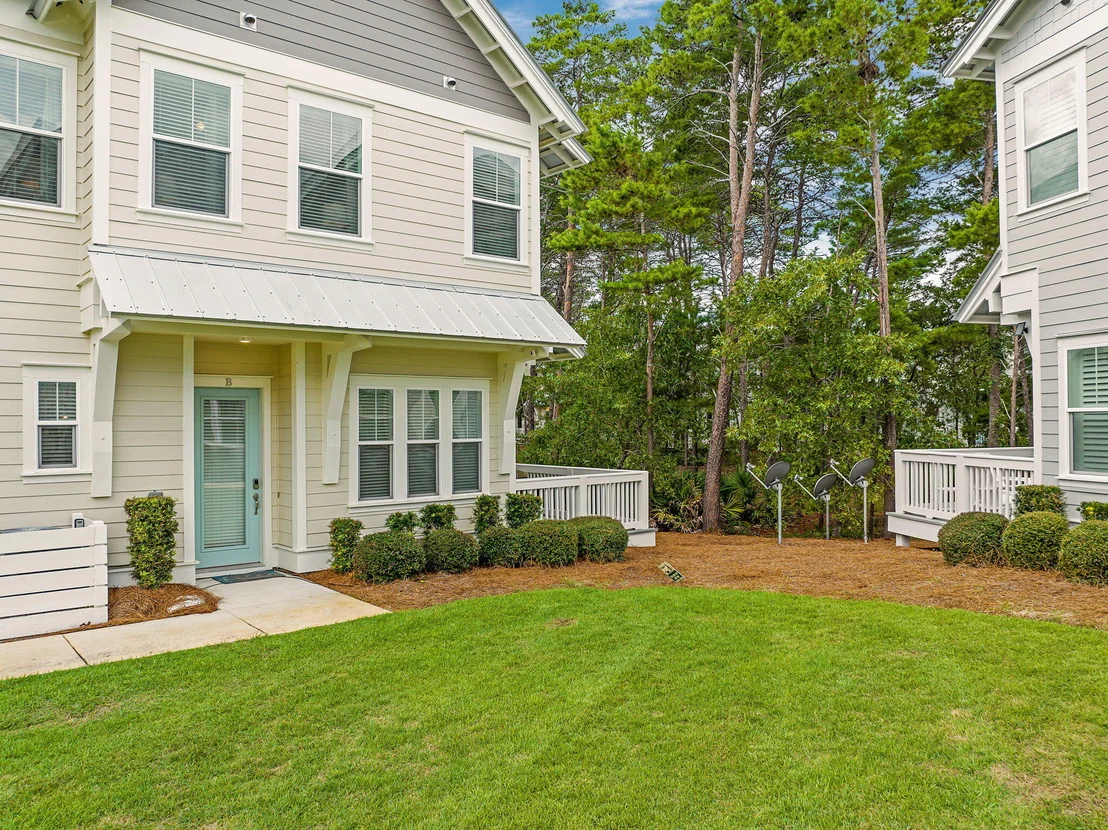 Photo of Unit UNITB at 111 E Pine Lands Loop