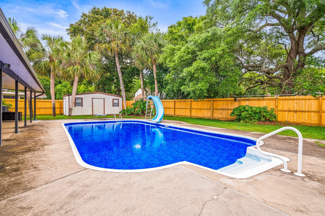 Photo of 3 NE Windsor Lane
