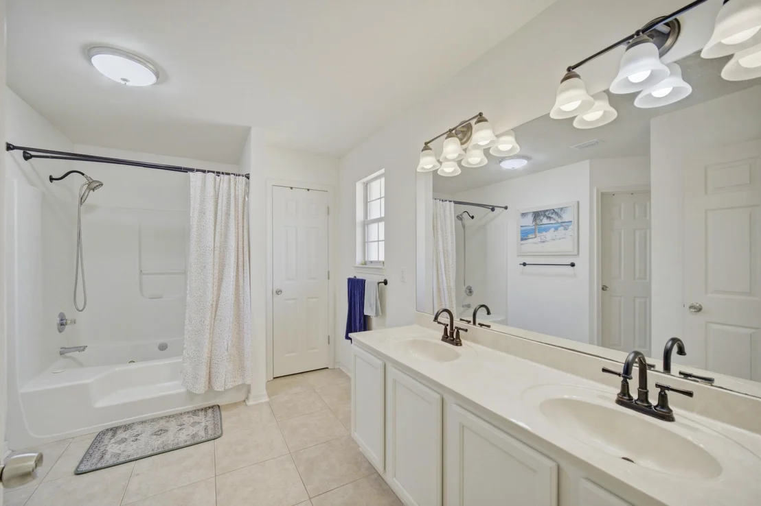 Photo of 346 Louise Circle