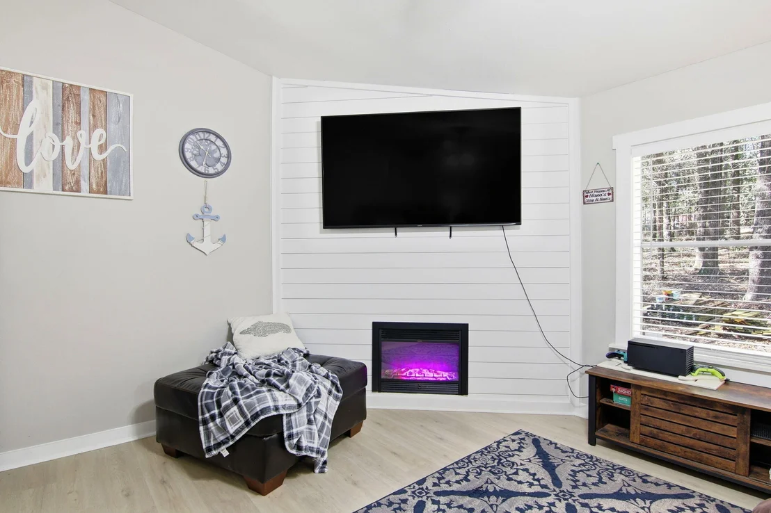 Photo of 6108 Old River Road